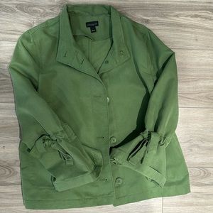 Like new Ann Taylor casual blazer. Perfect for work, girls night or date night!